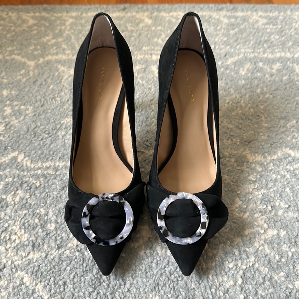 Black suede leather heels with bow